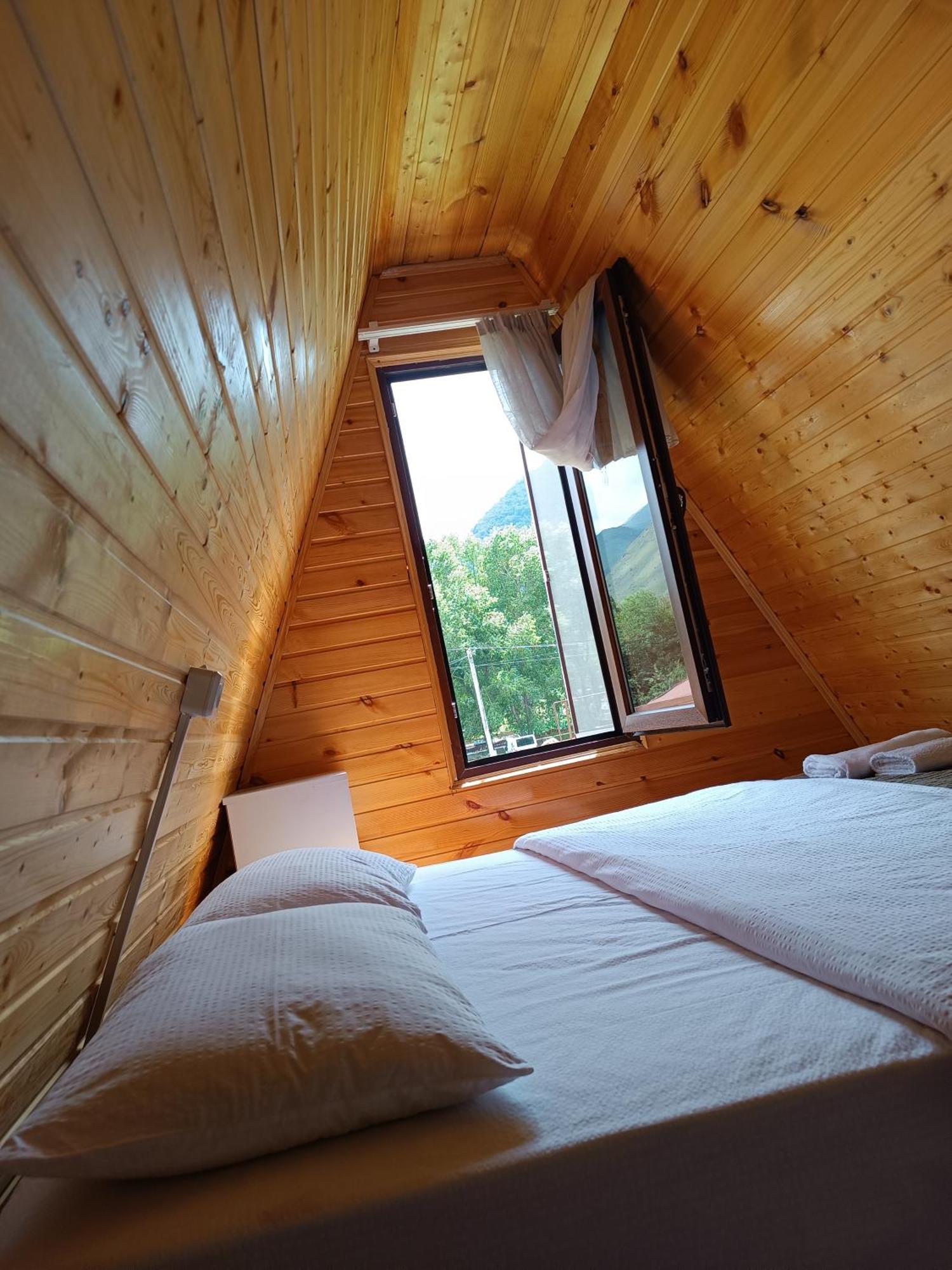 Cottage Natali Казбеги Екстериор снимка