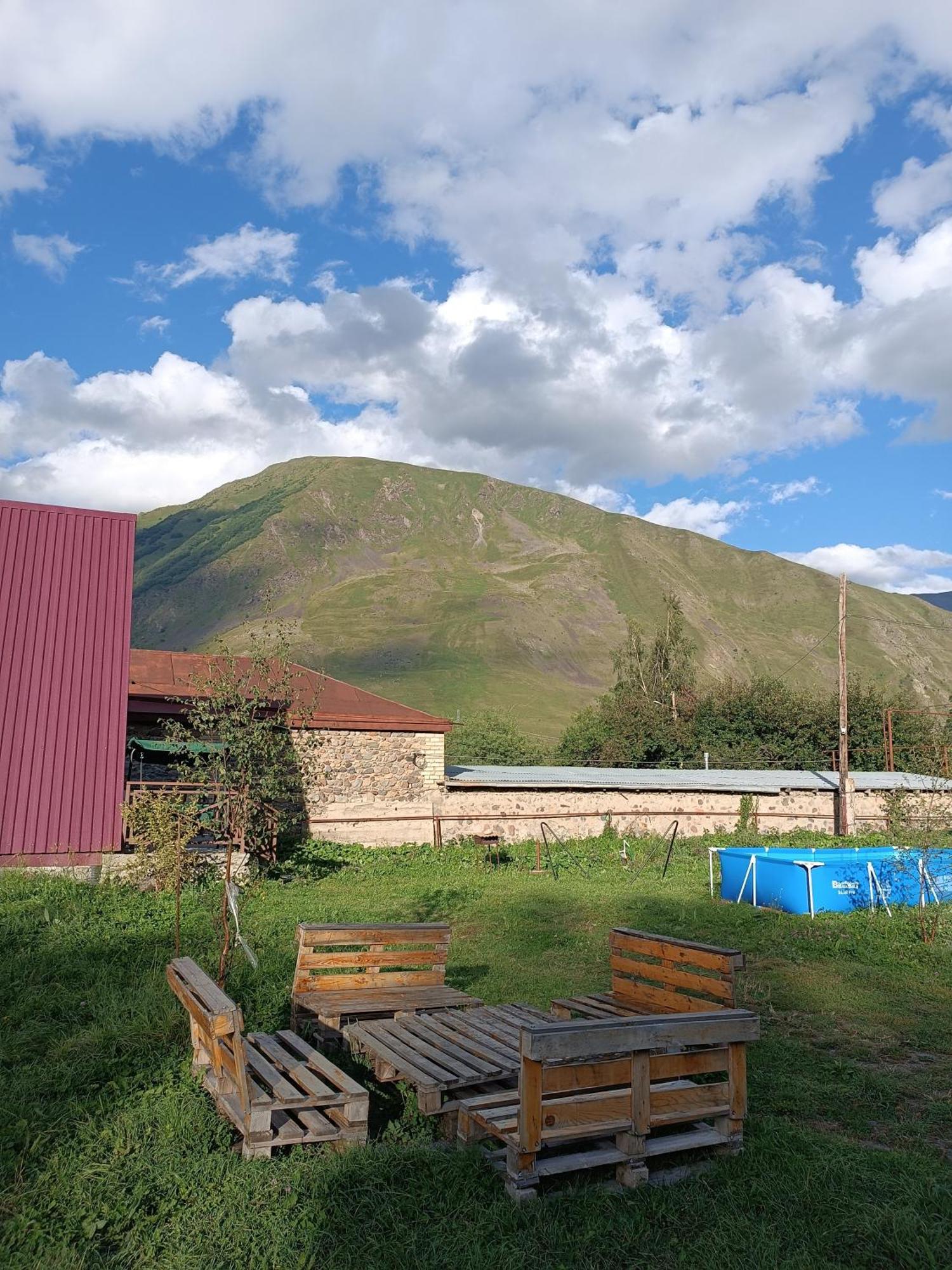 Cottage Natali Казбеги Екстериор снимка