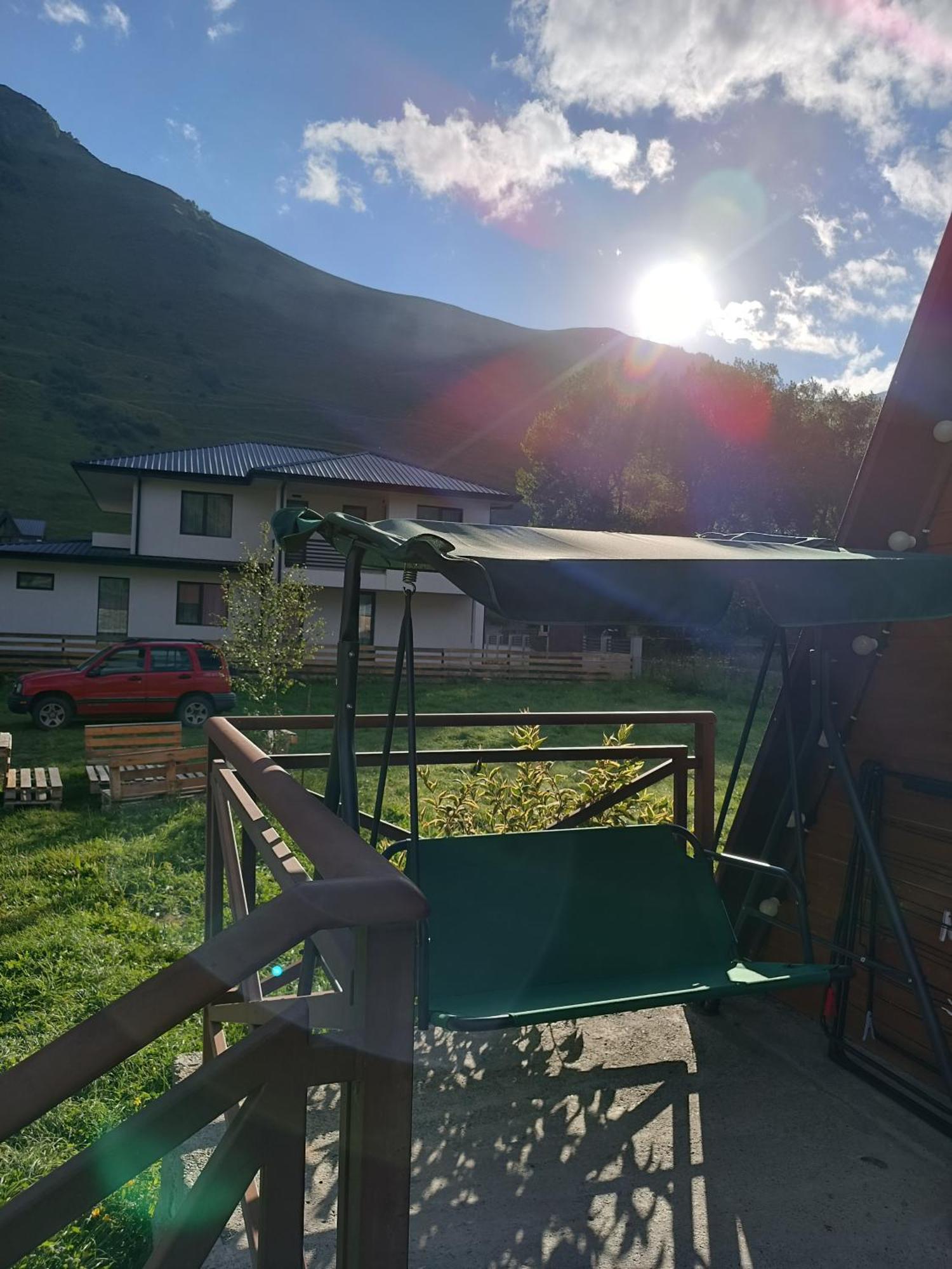 Cottage Natali Казбеги Екстериор снимка